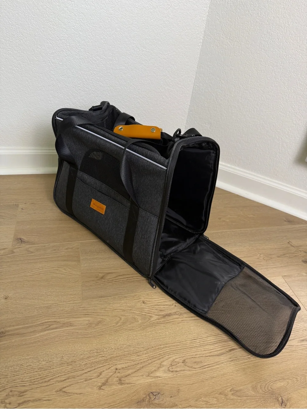 Cat or small dog travel carrier bag